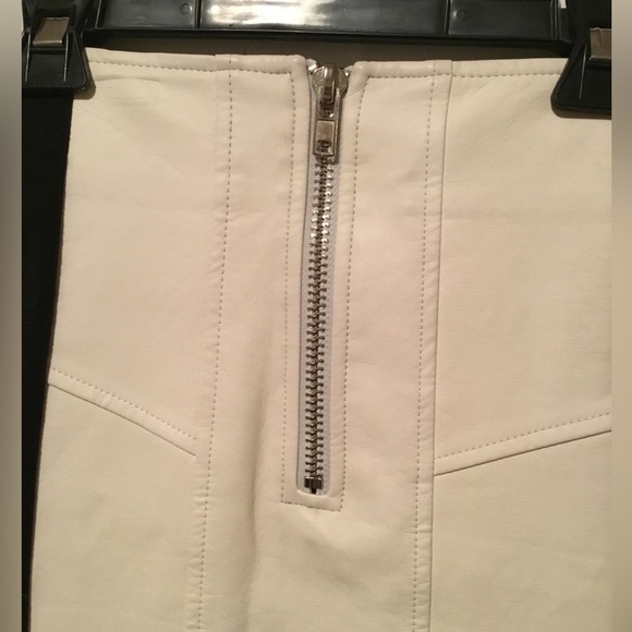 GRACIA Black and Cream Faux Leather Pencil Skirt - Picture 2 of 5